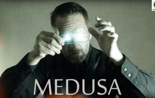 Medusa-Trick | Ein Gummiband erstarren lassen erklärt